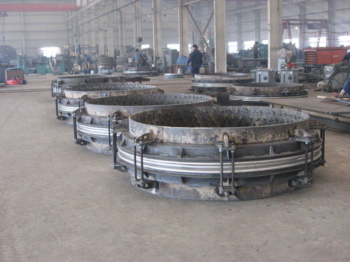 <b>熱風(fēng)爐總管、支管用高溫補償器一套</b>